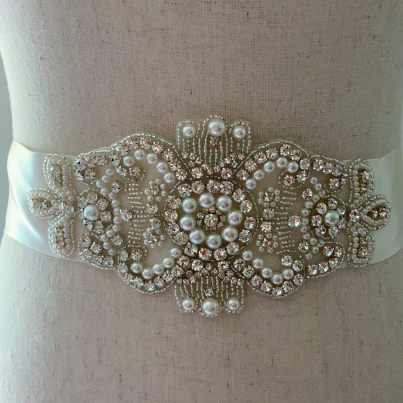 David’s Bridal Pearl and Rhinestone Ivory Sash main image 11